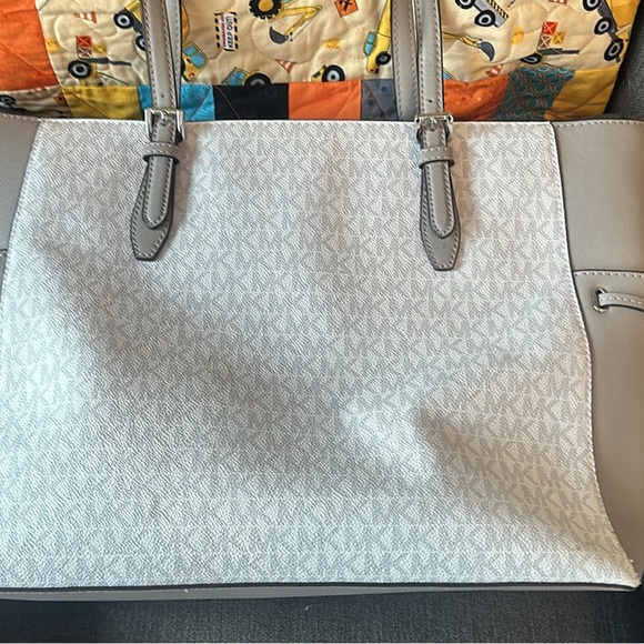 MK Tote bag - Picture 2 of 3